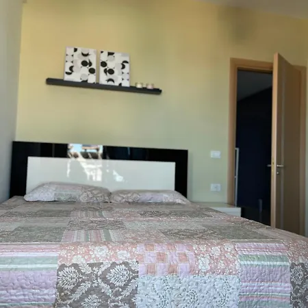 Gem Seaview Sarande- By The Sea 公寓